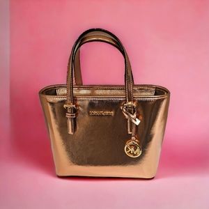 Michael Kors purse Extra small.